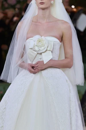 00116-richard-quinn-spring-2026-ready-to-wear-details-credit-gorunway.webp