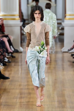 00033-simone-rocha-spring-2026-ready-to-wear-credit-gorunway.jpg