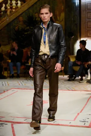 00027-versace-spring-2026-ready-to-wear-credit-brand.webp