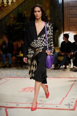 00028-versace-spring-2026-ready-to-wear-credit-brand.webp