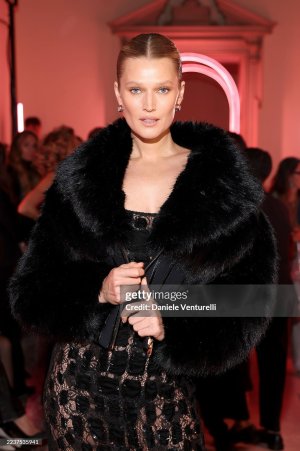 Elisabetta Franchi - Front Row SS26_10.jpg