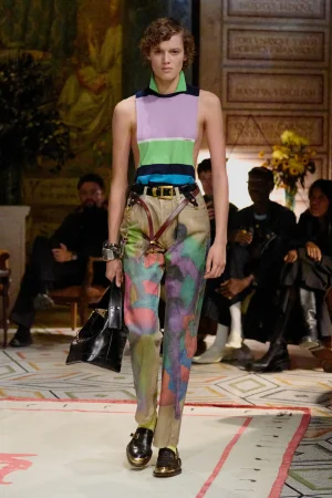 00004-versace-spring-2026-ready-to-wear-credit-brand.webp