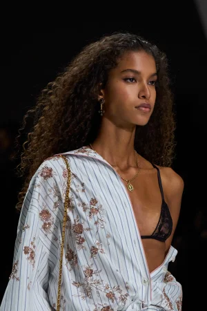 00035-dolce-and-gabbana-spring-2026-ready-to-wear-details-credit-gorunway.webp