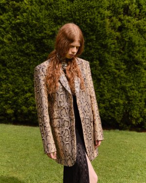 LIANA-COOL-PRETTY-COOL-EDITORIAL-MELBOURNE-PHOTOGRAPHER-AMELIA-DOWD-STYLIST-CECILE-HUYNH-25.jpg