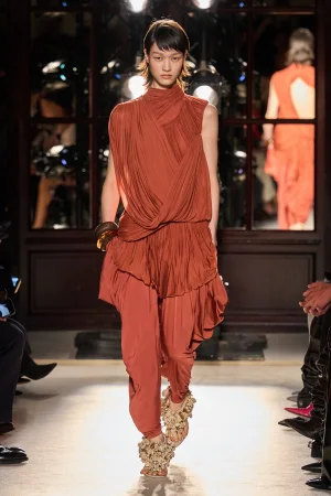 00010-balmain-spring-2026-ready-to-wear-credit-gorunway.webp