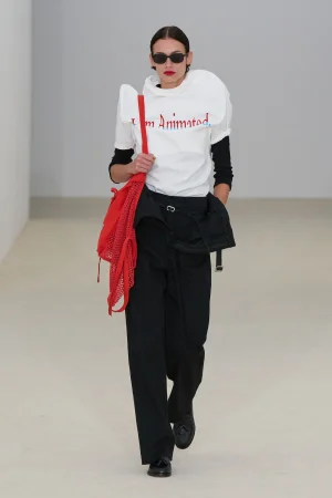 00006-issey-miyake-spring-2026-ready-to-wear-credit-gorunway.webp