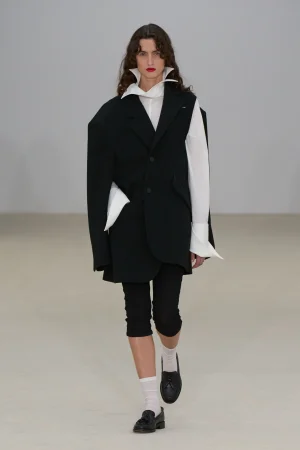 00009-issey-miyake-spring-2026-ready-to-wear-credit-gorunway.webp