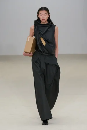 00014-issey-miyake-spring-2026-ready-to-wear-credit-gorunway.webp