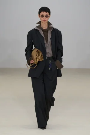 00024-issey-miyake-spring-2026-ready-to-wear-credit-gorunway.webp