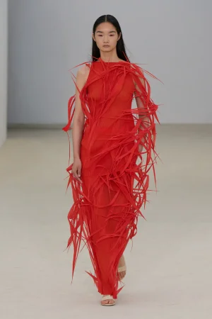 00043-issey-miyake-spring-2026-ready-to-wear-credit-gorunway.webp