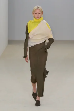 00051-issey-miyake-spring-2026-ready-to-wear-credit-gorunway.webp
