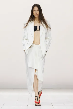 00008-givenchy-spring-2026-ready-to-wear-credit-brand.webp
