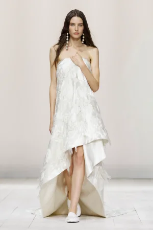 00049-givenchy-spring-2026-ready-to-wear-credit-brand.webp