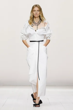 00009-givenchy-spring-2026-ready-to-wear-credit-brand.webp