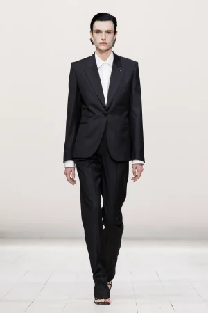00010-givenchy-spring-2026-ready-to-wear-credit-brand.webp