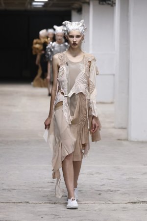 Junya_Watanabe_SS26_Womenswear__023.width-640_DO7k8JfHrTRybDmX.jpg