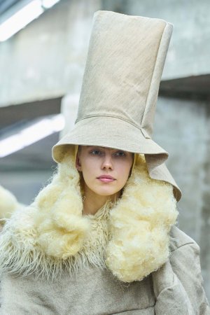 00025-comme-des-garcons-spring-2026-ready-to-wear-detail-credit-gorunway.jpg
