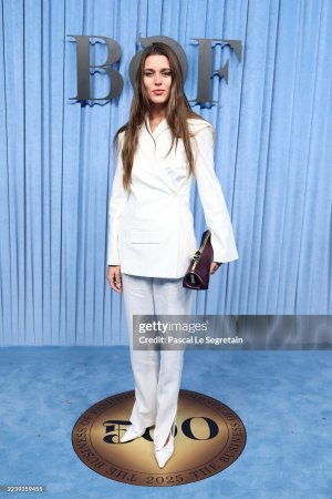 paris-france-vivienne-rohner-att (1).jpg