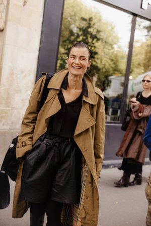 Fiona-James-2025-10-02-PFW-SS26-StreetStyle2-MelodieJeng-MJJ_4406.jpg