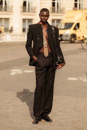 Rejoice-Chuol-2025-10-01-PFW-SS26-StreetStyle1-MelodieJeng-MJJ_1484.jpg