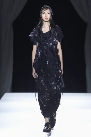 YohjiYamamotoS2026_Look34-525de515-e03d-430b-8c5a-11697d0a45ff.webp
