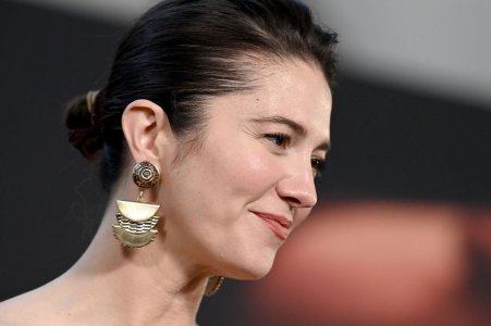 mary-elizabeth-winstead-at-the-hand-that-rocks-the-cradle-screening-in-burbank-5.jpg