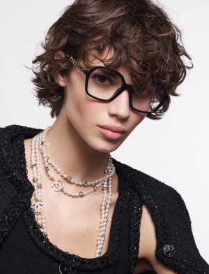 chanel_fw25-eyewear-campaign_photographs-by-david-sims_copyright-chanel-6-HD.jpg