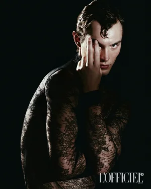 Kit Butler incarna lo spirito dark di “The .webp