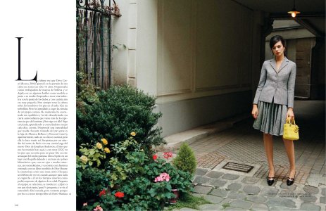 3 Harpers Bazaar Spain 11 2025.jpg