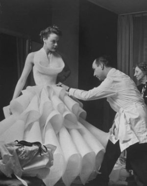 Christian-Dior-in-the-1950s.jpg Christian-Dior-in-the-1950s.jpg