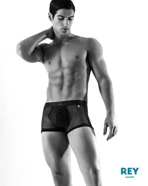 Emiliano in Rey Magazine (7).jpg