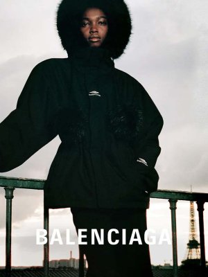 Courtesy-of-Balenciaga-Photography-by-Aidan-Zamiri-Skiwear-2025-01.jpg