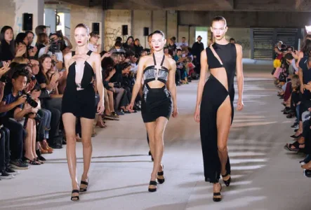 07VACCARELLO-slide-MY2G-articleLarge.webp 07VACCARELLO-slide-MY2G-articleLarge.webp