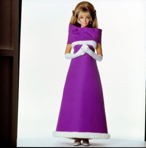 Penn, Irving; Susan Murray in Givenchy, Vogue; 1967-11-15_0001.jpg