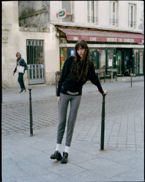 Charlotte-Grace-and-Tiama-on-the-streets-of-Paris-by-Liv-Repaci-COOL-PRETTY-COOL-25.jpg