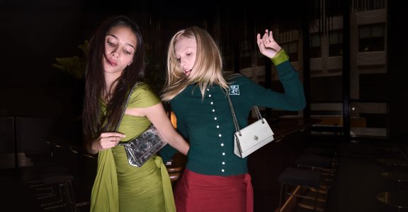 Tory-Burch-Holiday-2025-Ad-Campaign-The-Impression-003-scaled.jpg