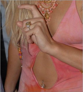 parishilton-ringmiami1.jpg