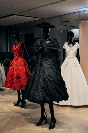 dior-exhibit-paris-2025-csty-002.webp