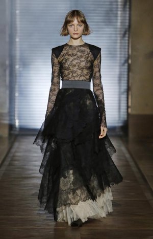 The-Givenchy-Haute-Couture-Show-by-Clare-Waight-Keller-SS2018-Look-5-Himere.jpg