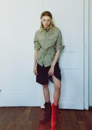 Mila-P-384035.jpg Mila-P-384035.jpg