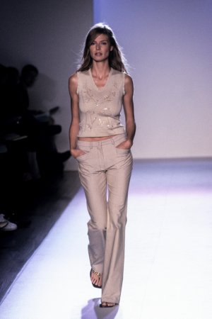 Victor Alfaro 2000 Women RTW 27.jpg