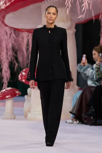 noemie-chanel-couture-ss26.webp
