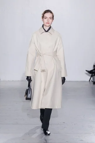 officine_aw26_runway_006.width-640_fIXEtn6ozGHzPiye.webp