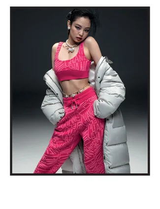 chanel_the-coco-neige-2021-22-collection_ad-campaign-by-inez-vinoodh-11-HD.webp