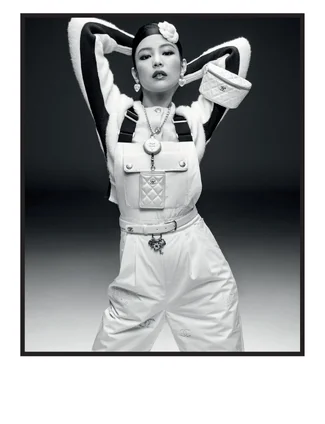 chanel_the-coco-neige-2021-22-collection_ad-campaign-by-inez-vinoodh-51-HD.webp