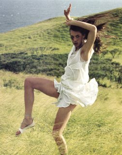 jessicamiller_vogueparis_july2002.04.jpg