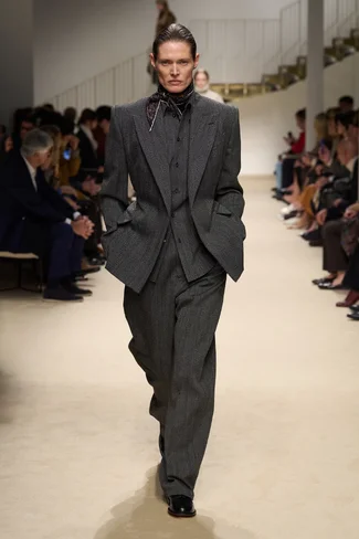 00005-tods-fall-2026-ready-to-wear-credit-gorunway.webp