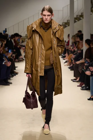 00010-tods-fall-2026-ready-to-wear-credit-gorunway.webp