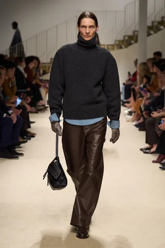 00015-tods-fall-2026-ready-to-wear-credit-gorunway.webp