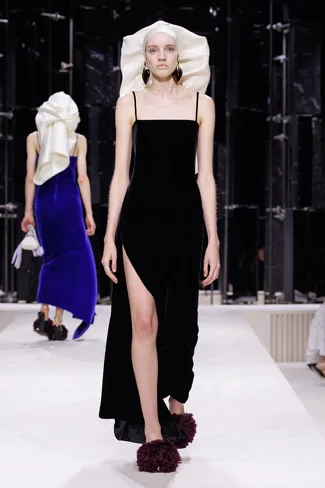 00002-givenchy-fall-2026-ready-to-wear-credit-brand.webp